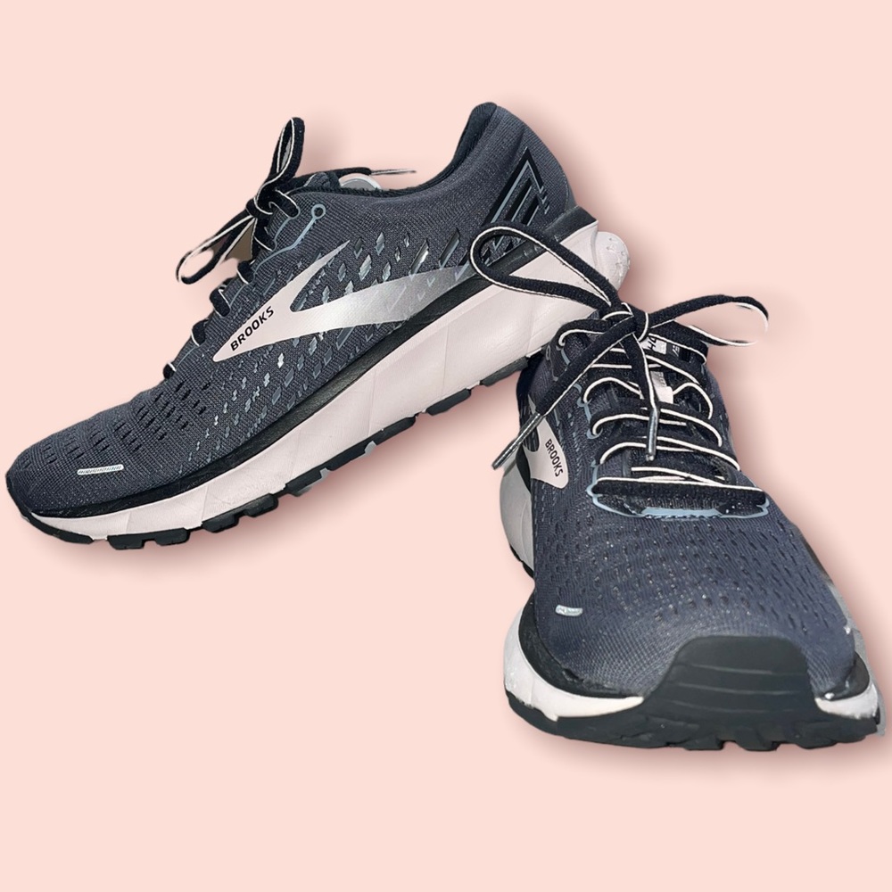 Brooks Ghost 13 Running Sneakers Womens size 8